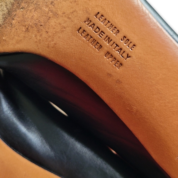 Salvatore Ferragamo Black Leather Embossed Chevron Vintage Pumps, 6 - Picture 4 of 10